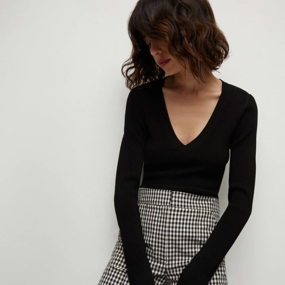 Callie V-Neck Sweater - Black, M, NWT